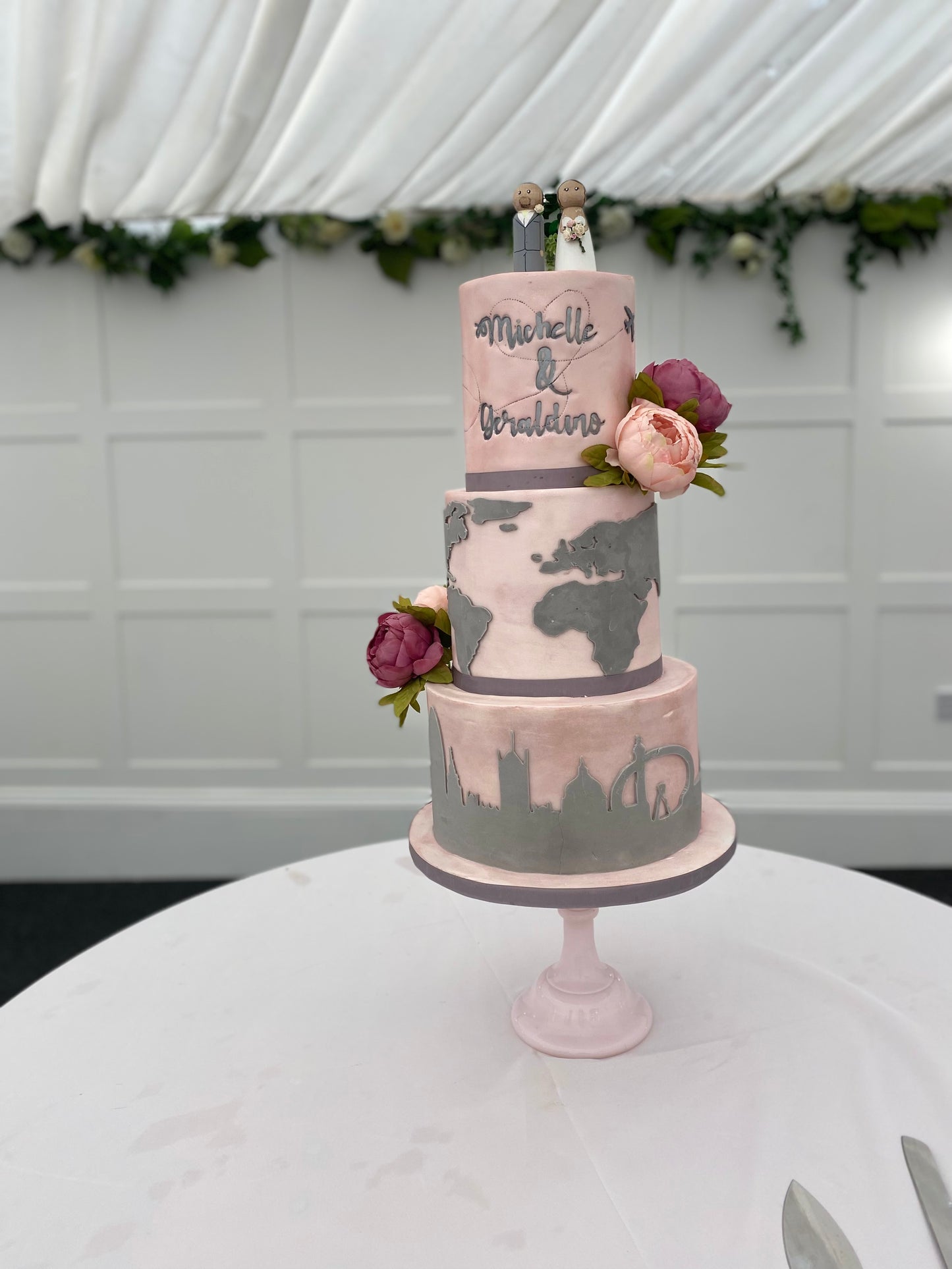 Traveller themed wedding cake