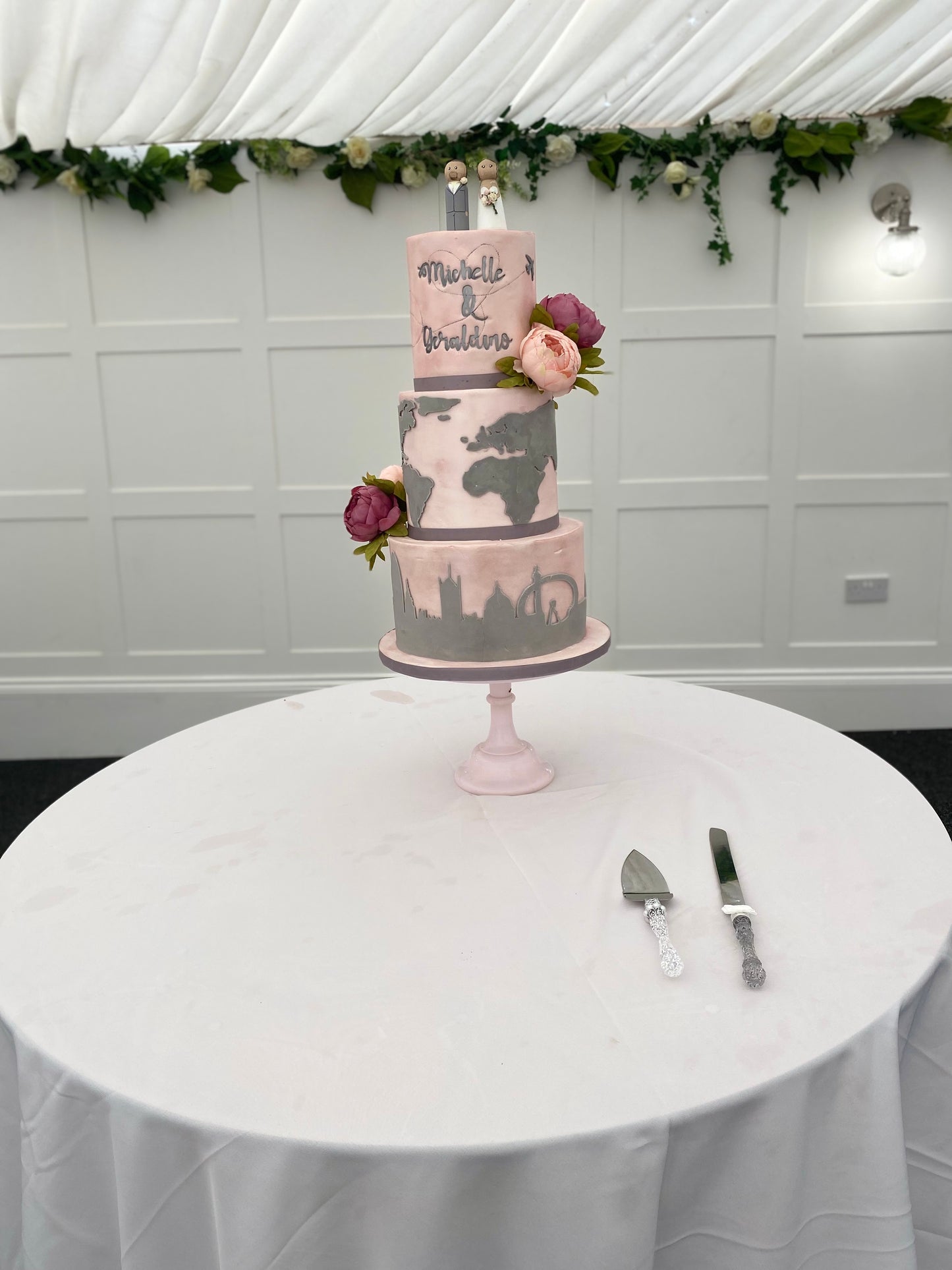 Traveller themed wedding cake