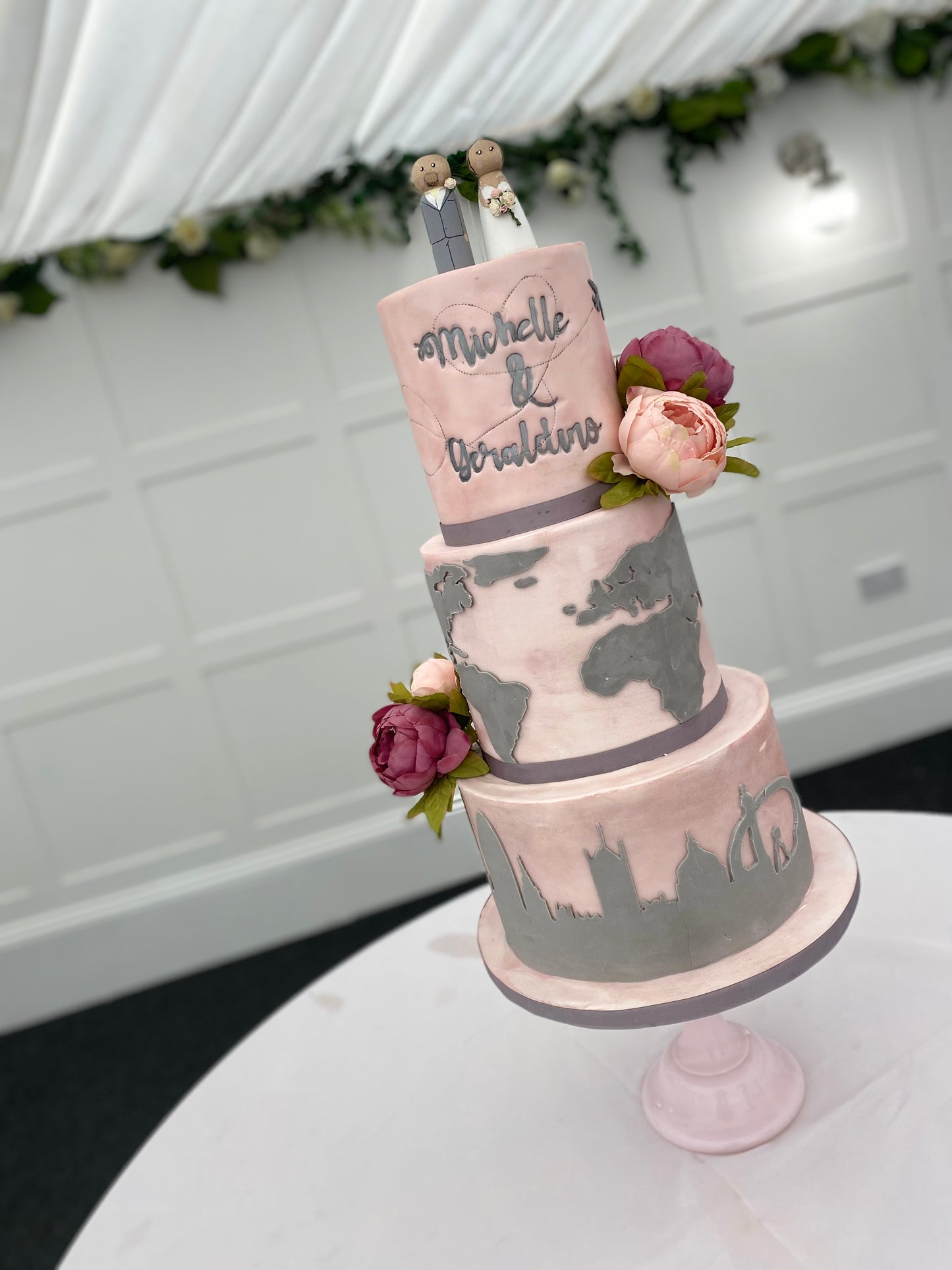 Traveller themed wedding cake